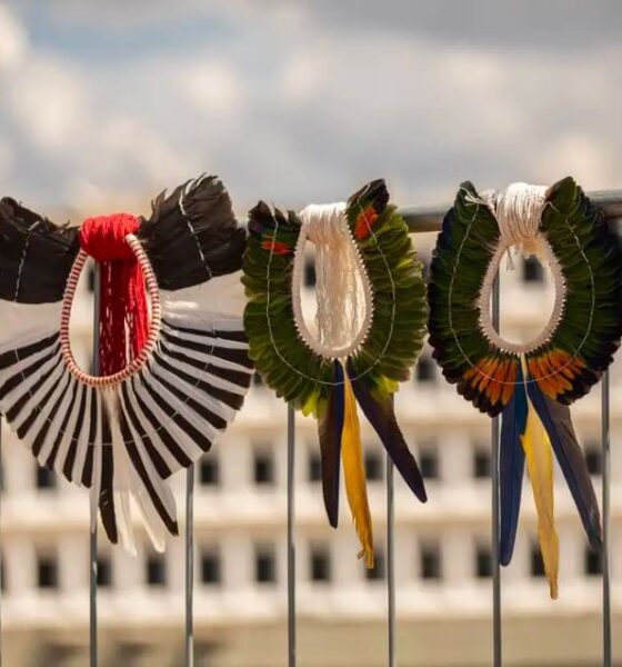 indigenas-fazem-ato-no-stf-e-defendem-derrubada-do-marco-temporal
